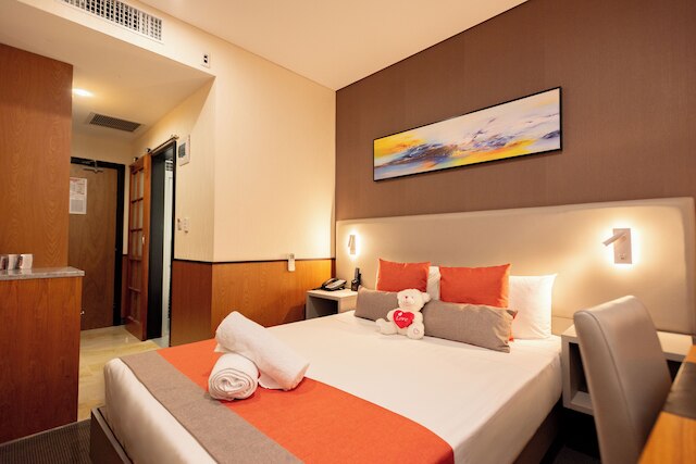 イズ ホテル シドニー QVB