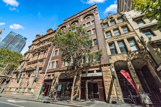 イズ ホテル シドニー QVB