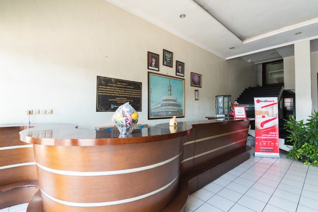 レッドドアーズ アット ウリップ スモハルジョ