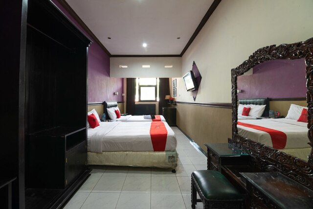 レッドドアーズ アット ウリップ スモハルジョ