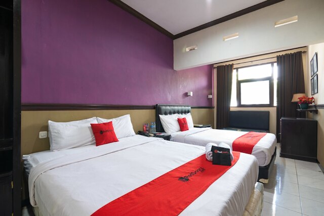 レッドドアーズ アット ウリップ スモハルジョ