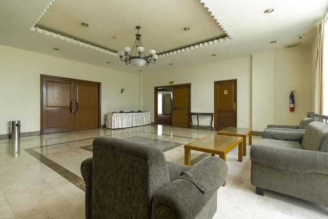 レッドドアーズ プラス ニア GBK スナヤン