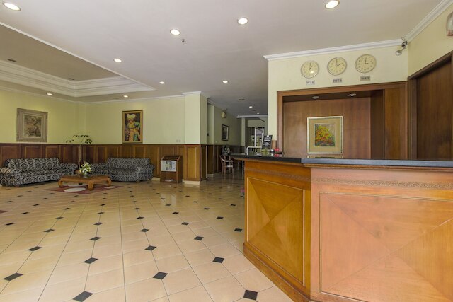 レッドドアーズ プラス ニア GBK スナヤン