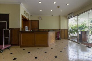 レッドドアーズ プラス ニア GBK スナヤン