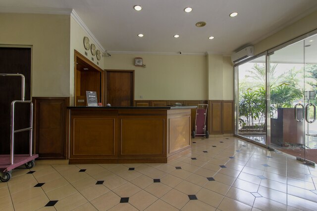 レッドドアーズ プラス ニア GBK スナヤン