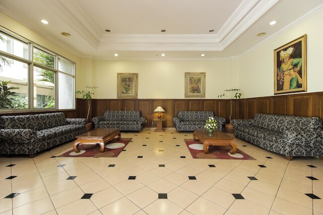 レッドドアーズ プラス ニア GBK スナヤン