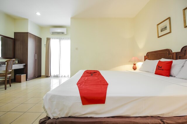 レッドドアーズ プラス ニア GBK スナヤン