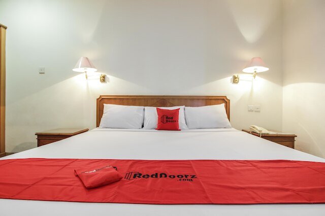 レッドドアーズ プラス ニア GBK スナヤン