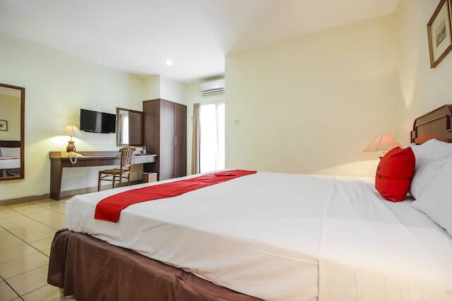 レッドドアーズ プラス ニア GBK スナヤン