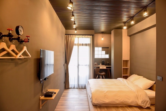 ルガン バック イン