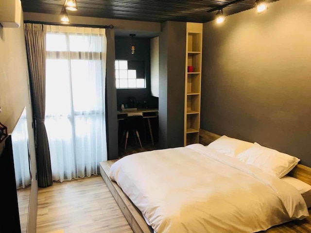 ルガン バック イン