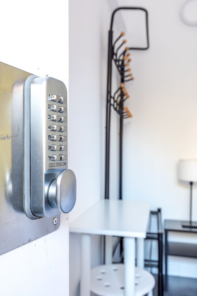 AYZ ウリセス - オートチェックインプロパティ