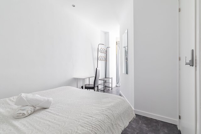 AYZ ウリセス - オートチェックインプロパティ