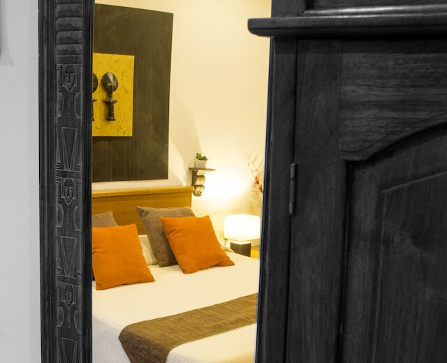 スリー シティーズ アパートメンツ