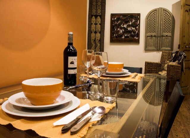 スリー シティーズ アパートメンツ