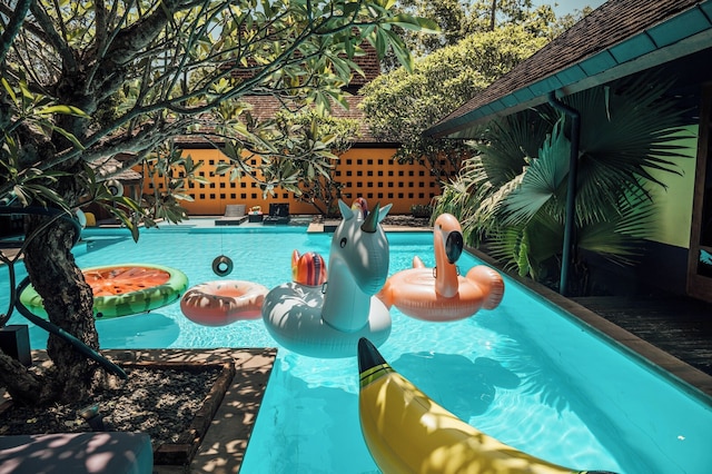 チャンドラ レジデンス