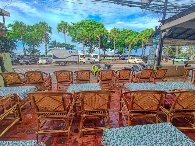 ハッピーヴァイキングス - ビーチフロント