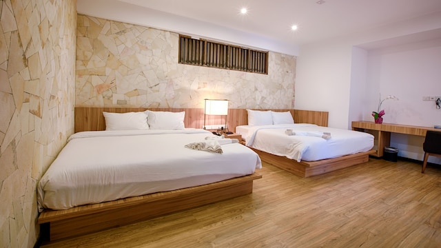 ロット 33 ブティック ホテル