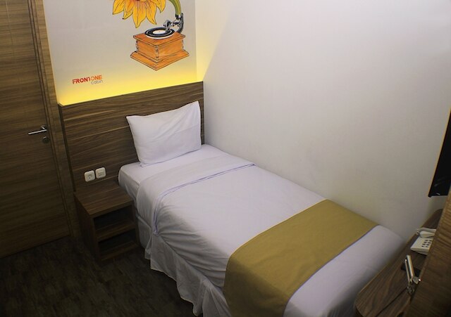 フロント ワン キャビン マリオボロ ジョグジャ