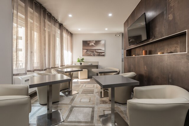 アストリア デラックス ルームズ チェック イン プレッソ ロホテル アストリア ヴィア フラテッリ ロッセリ 14