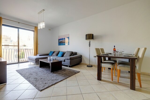 モダン2BRスリーマアパートメント