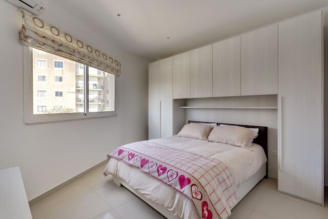 サン ジュリアンにある豪華なペントハウス、ベッドルーム 2 室