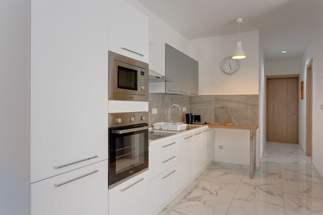 ラグジュアリー 2 ベッドルーム アパートメント バイ ザ シー