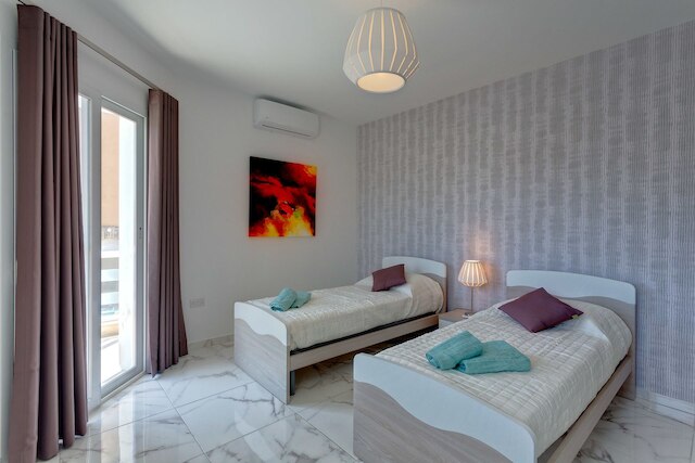 ラグジュアリー 2 ベッドルーム アパートメント バイ ザ シー