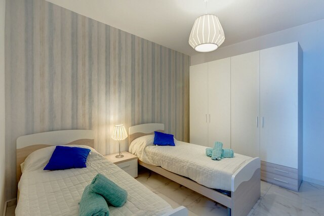 素敵なベッドルーム 2 室、アパートメント、海