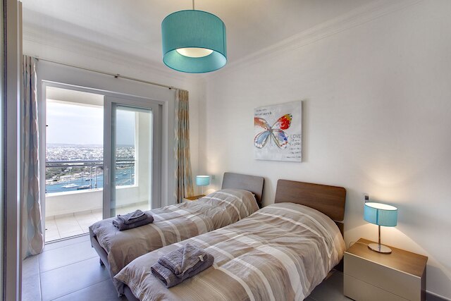 ピュア ラグジュアリー アパートメント、プールあり