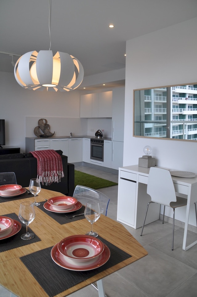 海を望む最高の立地にあるモダンなアパートメント