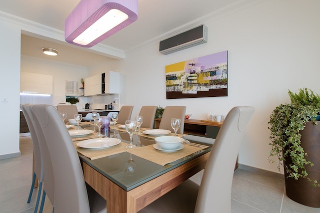 スリマの海を望むアパートメント、プールあり