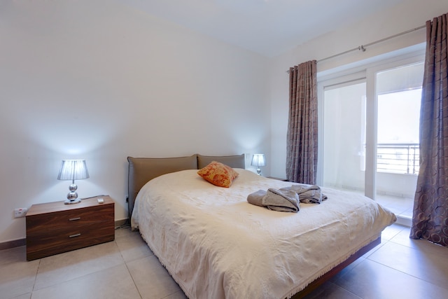 フォート ケンブリッジにある海に面した高級アパート、プールあり