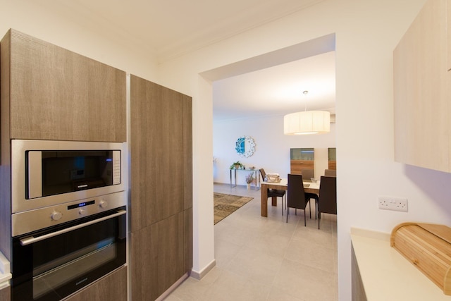 海辺の豪華なアパートメント、プールあり