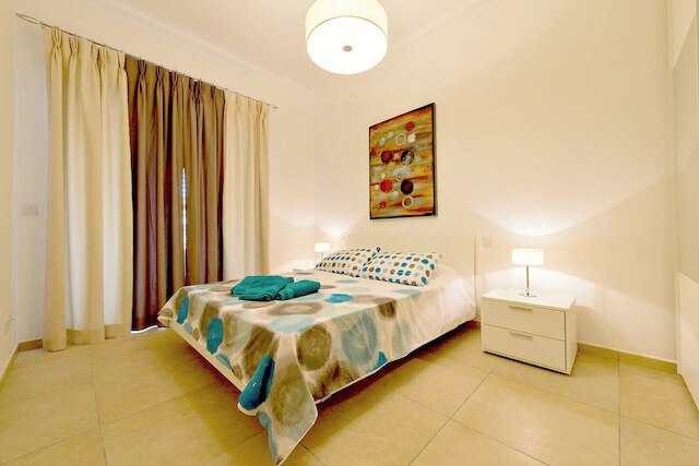 豪華なアパートメント、プールあり