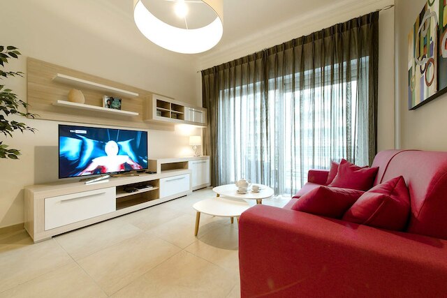 豪華なアパートメント、プールあり