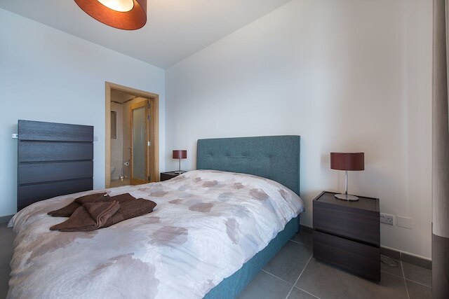 シーフロント ラグジュアリー アパートメント、プールあり