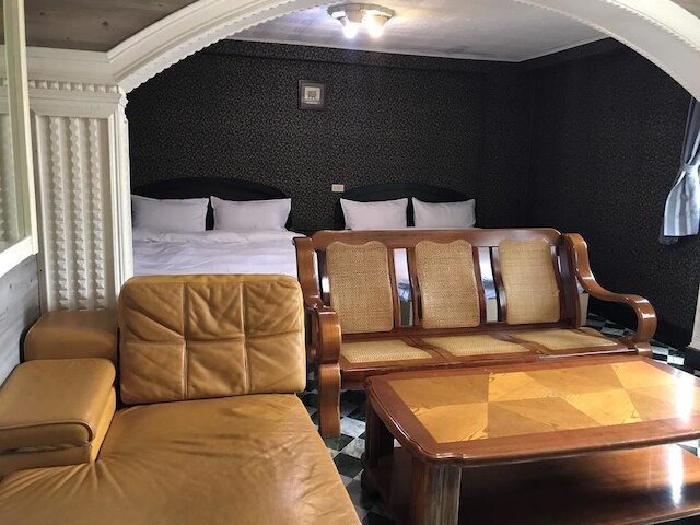 グイ ズ ホテル (贵族大旅社)