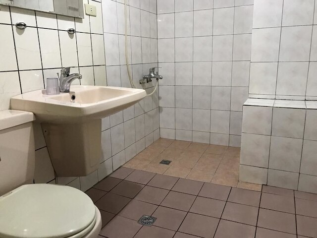 グイ ズ ホテル (贵族大旅社)