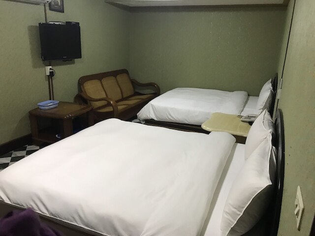 グイ ズ ホテル (贵族大旅社)