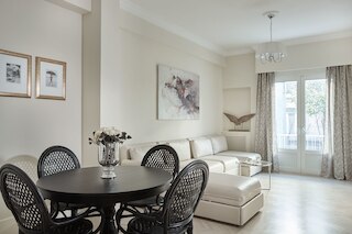 コロナキ スクエア アパートメント