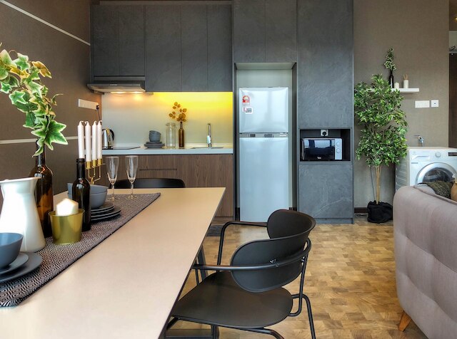 エクスプレッションズ プロフェッショナル スイーツバイ ラグジュリアス ライフスタイル リビング