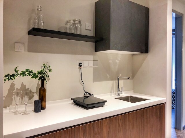 エクスプレッションズ プロフェッショナル スイーツバイ ラグジュリアス ライフスタイル リビング