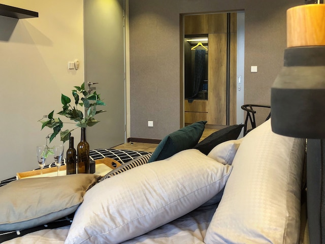 エクスプレッションズ プロフェッショナル スイーツバイ ラグジュリアス ライフスタイル リビング