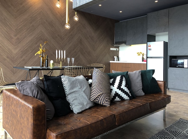 エクスプレッションズ プロフェッショナル スイーツバイ ラグジュリアス ライフスタイル リビング