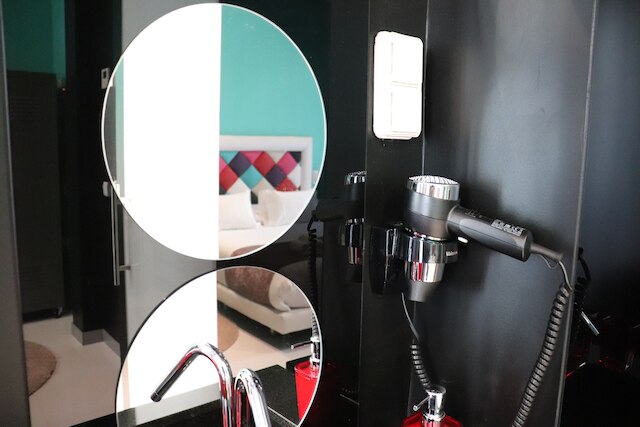 ホテル・フリーダム