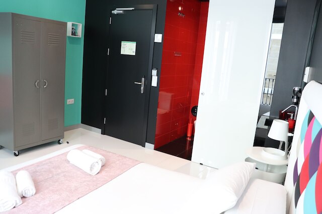 ホテル・フリーダム