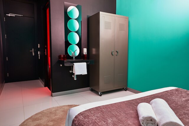 ホテル・フリーダム