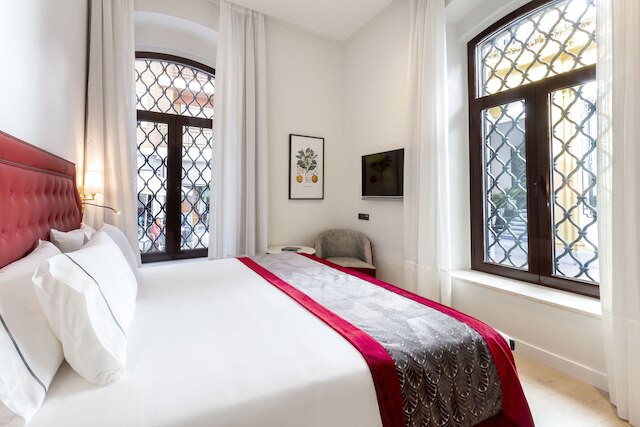 ユーロスターズ アサアールホテル