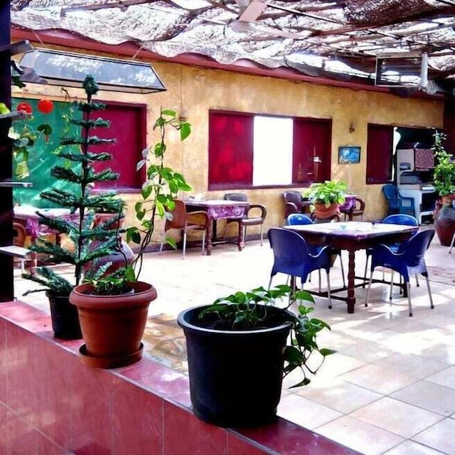 ニュー パレス ホテル